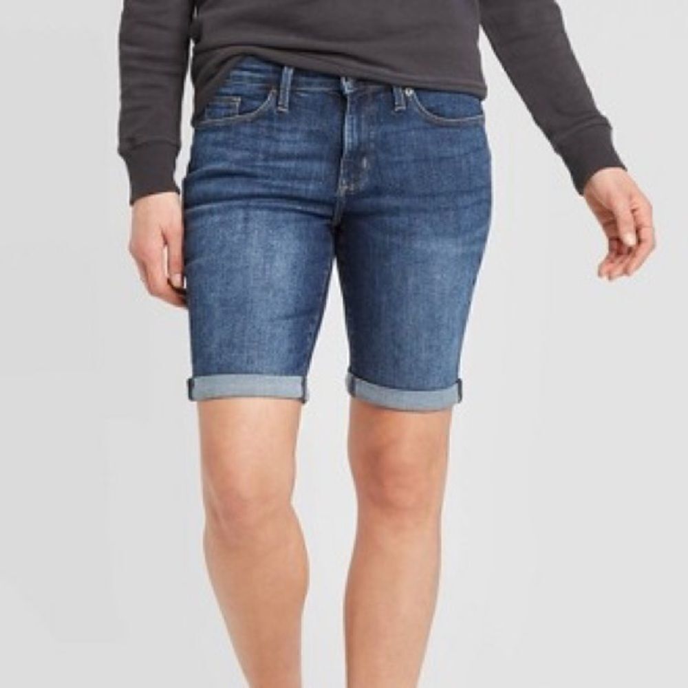 Universal Thread Mid Rise Dark Wash Bermuda Shorts
